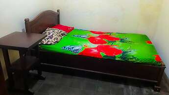 Losmen 2000 Tiga