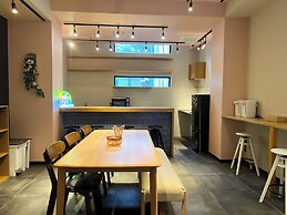 Hotel Hangout - Hostel