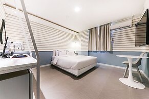 Hotel Box