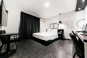 Hotel Box