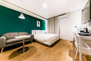 Hotel Box