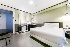 Hotel Box