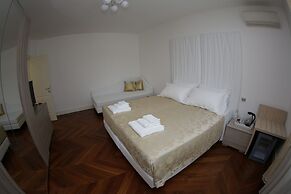 Champagne Rooms