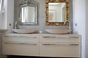 Champagne Rooms