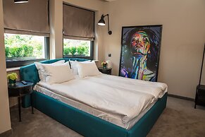 Reverence Hotel