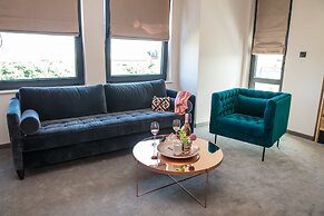 Reverence Hotel