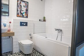 Reverence Hotel