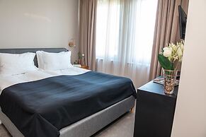 Reverence Hotel