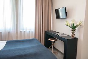Reverence Hotel