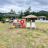 Lee Red House
