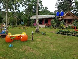 Lee Red House