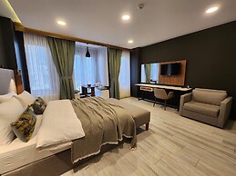 Taksim Landhouse