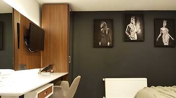 Taksim Landhouse
