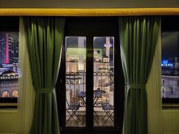 Taksim Landhouse