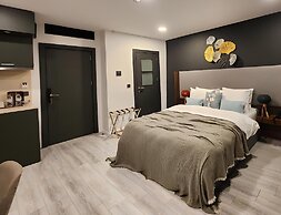 Taksim Landhouse