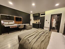Taksim Landhouse
