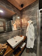 Taksim Landhouse