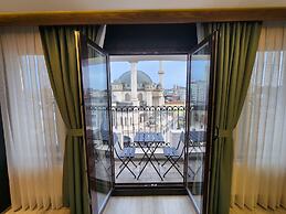 Taksim Landhouse