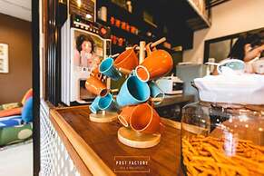 Post Factory Bed & Breakfast Sathorn Hostel - Adults Only