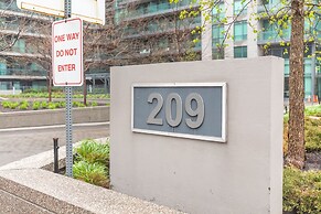 Fort York Suites Toronto