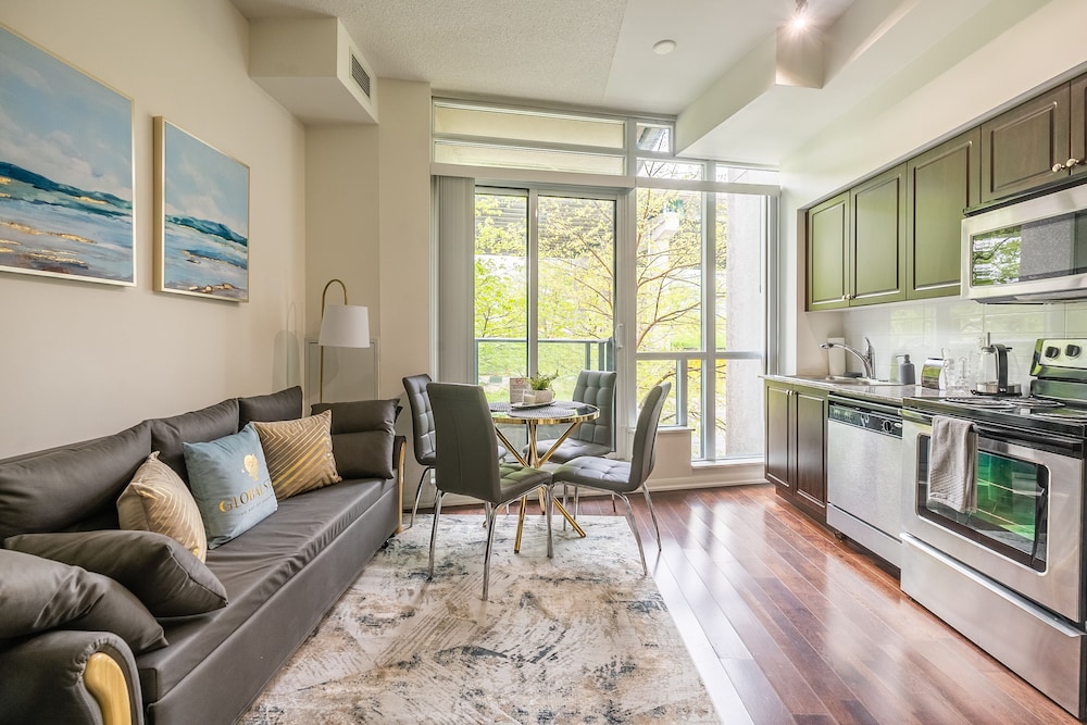 Fort York Suites Toronto