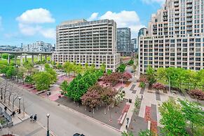 Fort York Suites Toronto