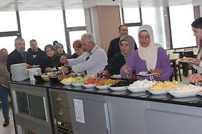 Aymeydani Hotel