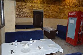 Comfort Pyramids inn