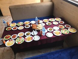 Comfort Pyramids inn