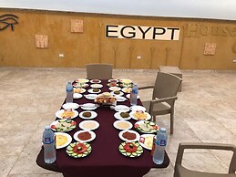 Comfort Pyramids inn