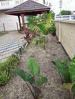 Max Garden and Pool