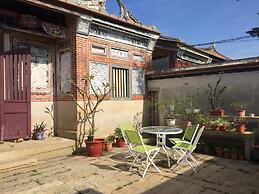 No. 85 Shuitou B&B
