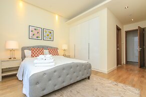 Driven Holiday Homes - City Walk 22