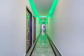 Hotel The Grand Bhavya Palace