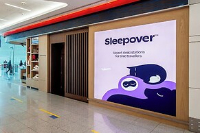 Sleepover Terminal 3, Concourse A – formerly sleep ‘n fly
