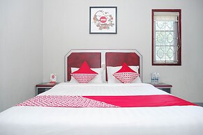 OYO 1284 Executive Residence