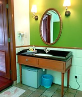 Alpine LXPD Water Chalet