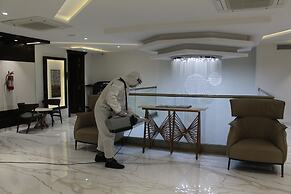 Hotel 18 Keys