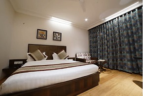Hotel 18 Keys