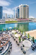 Radisson Blu Hotel, Dubai Canal View
