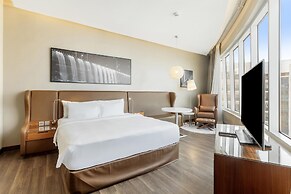 Radisson Blu Hotel, Dubai Canal View