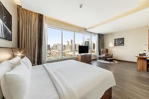 Radisson Blu Hotel, Dubai Canal View