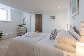 Hepworth Apartment