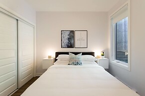 Brand New 3 Bedroom With Rooftop Patio