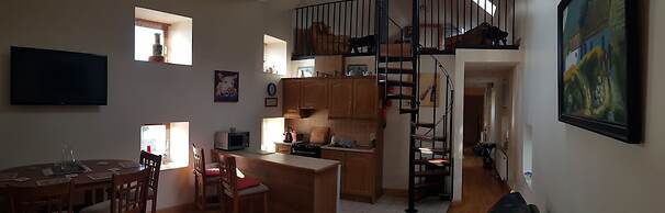 Apartment Sleeps 7 With Mezzanine