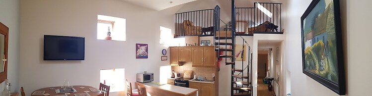 Apartment Sleeps 7 With Mezzanine