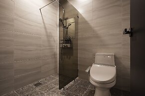 Yellow 8 Hotel