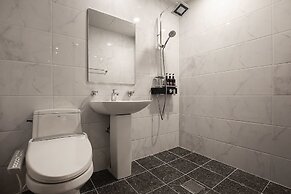 Yellow 8 Hotel