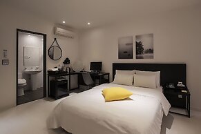 Yellow 8 Hotel
