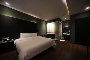 Brown Dot Hotel Beomil